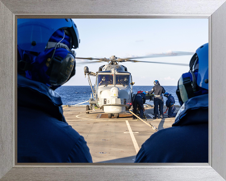 AETs Attaching Torpedo to Wildcat Helicopter Photo Print - Royal Navy Aircraft Hampshire Prints 10 x 8 Silver Frame No