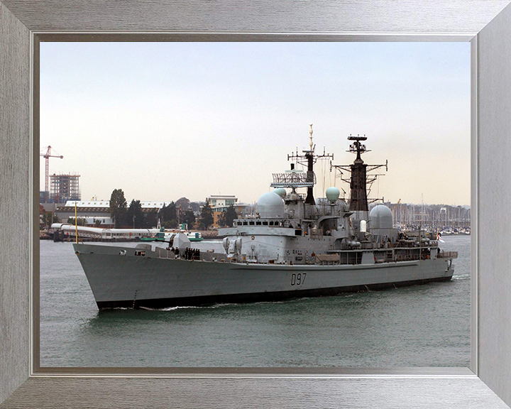 HMS Edinburgh (D97) Royal Navy Type 42 Destroyer Leaving Portsmouth 2005 Photo Print Wall Art Decor Posters, Prints, & Visual Artwork Hampshire Prints 10 x 8 Silver Frame No