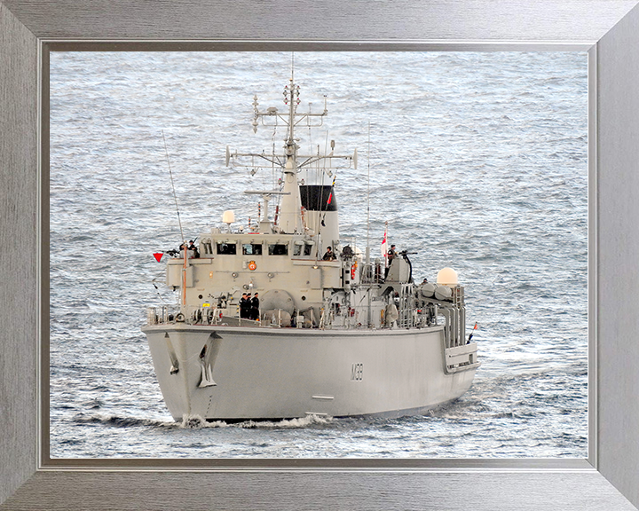HMS Atherstone (M38) Royal Navy Hunt Class Mine Warfare Vessel Port Bow View Photo Print Wall Art Decor Posters, Prints, & Visual Artwork Hampshire Prints 10 x 8 Silver Frame No