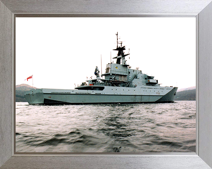 HMS Tyne (P281) Photo Print - On the Clyde 2003 - Royal Navy River Class Patrol Vessel Posters, Prints, & Visual Artwork Hampshire Prints 10 x 8 Silver Frame No