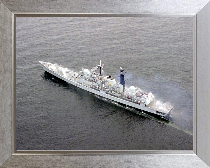 HMS Edinburgh (D97) Royal Navy Type 42 Destroyer Pre Wetting Photo Print Wall Art Decor Posters, Prints, & Visual Artwork Hampshire Prints 10 x 8 White Frame No