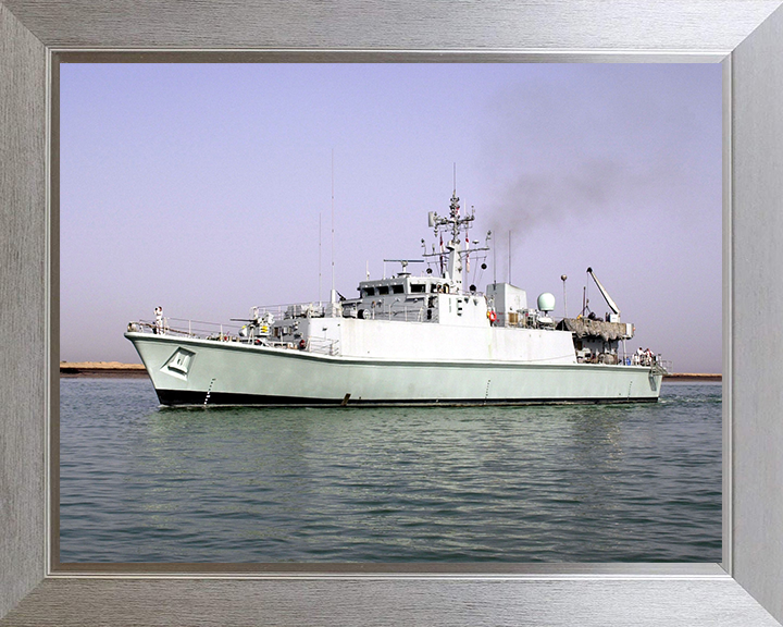 HMS Sandown (M101) Photo Print - Az Zubayr Iraq 2003 - Royal Navy Sandown Class Minehunter Hampshire Prints 10 x 8 Silver Frame No