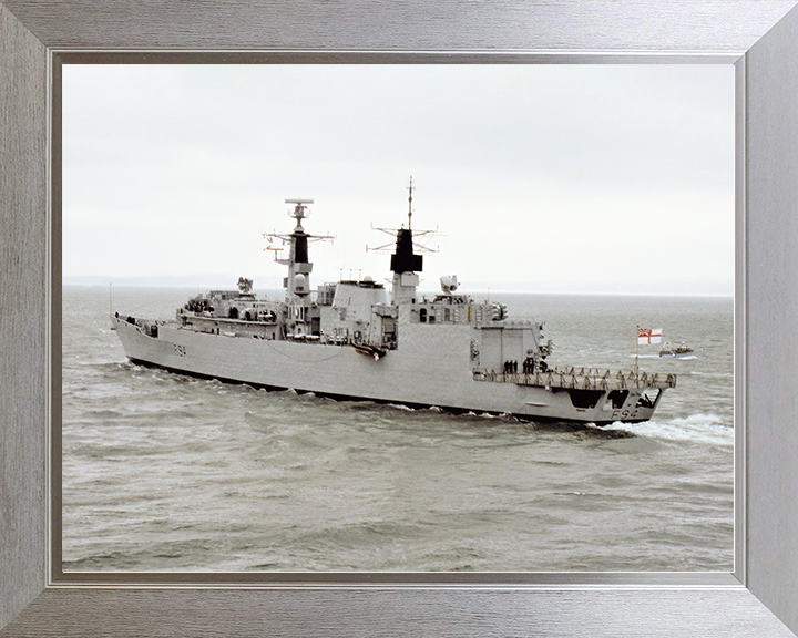 HMS Beaver (F93) Royal Navy Type 22 Frigate Underway Photo Print Wall Art Decor Posters, Prints, & Visual Artwork Hampshire Prints 10 x 8 Silver Frame No