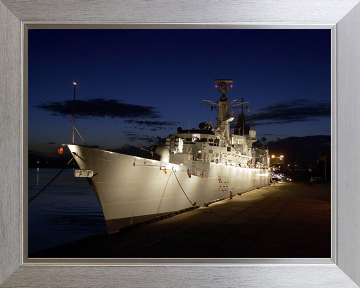 HMS Campbeltown (F86) Royal Navy Type 22 Frigate Floodlit Alongside Photo Print Wall Art Decor Posters, Prints, & Visual Artwork Hampshire Prints 10 x 8 Silver Frame No