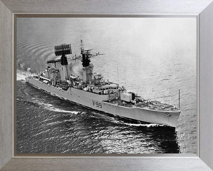 HMS Lincoln F99 Royal Navy Salisbury class frigate Photo Print or Framed Print - Hampshire Prints