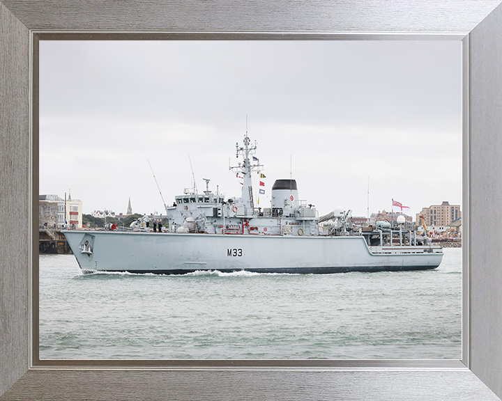 HMS Brocklesby (M33) Royal Navy Hunt Class Mine Warfare Vessel Of Southsea Photo Print Wall Art Decor Posters, Prints, & Visual Artwork Hampshire Prints 10 x 8 Silver Frame No
