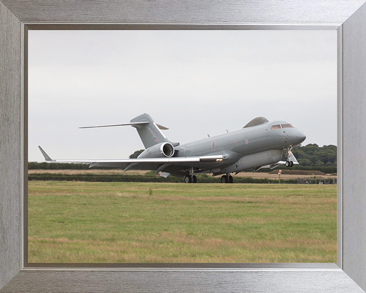 RAF Sentinel Landing Photo Print - Royal Air Force Aircraft Hampshire Prints 10 x 8 Silver Frame No