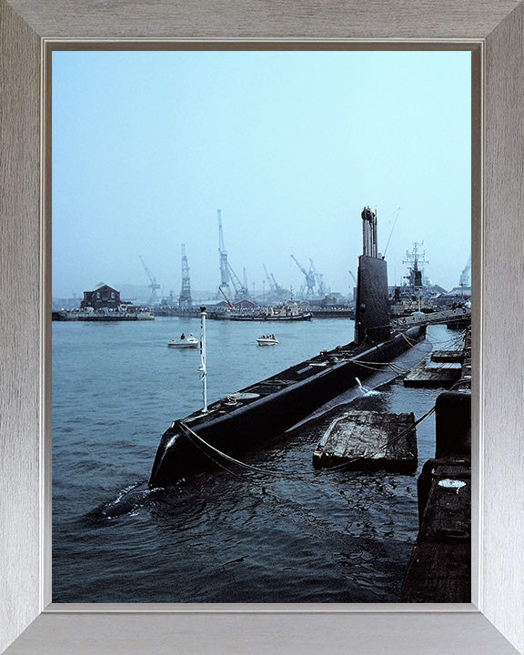HMS Onyx (S21) Photo Print - Alongside - Royal Navy Oberon Class Submarine Hampshire Prints 10 x 8 Silver Frame No