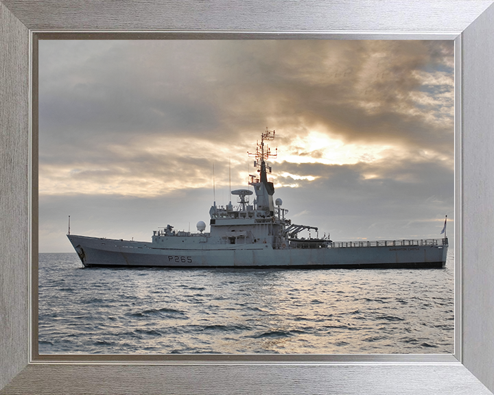 HMS Dumbarton Castle (P265) Royal Navy Castle Class Patrol Vessel At Sunset Photo Print Wall Art Decor Posters, Prints, & Visual Artwork Hampshire Prints 10 x 8 Silver Frame No