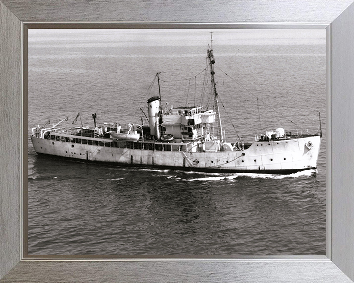 HMS Gateshead T288 | Photo Print | Framed Print | Isles Class | Trawler | Royal Navy Hampshire Prints