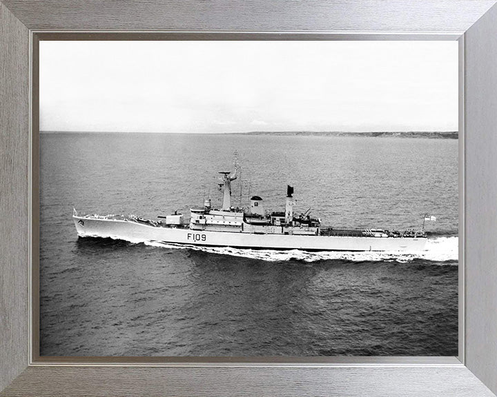 HMS Leander F109 | Photo Print | Framed Print | Leander Class | Frigate | Royal Navy Hampshire Prints
