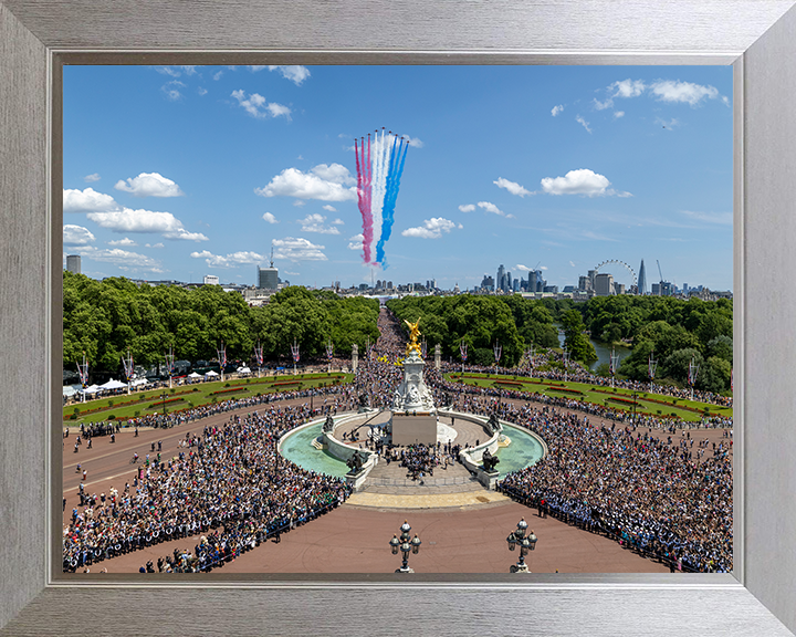 RAF Red Arrows Over Buckingham Palace Photo Print - Royal Air Force Aircraft Hampshire Prints 10 x 8 Silver Frame No