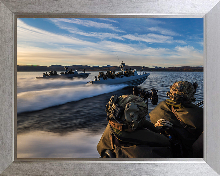 Royal Marines Commando Raiding Craft Underway - 40 Commando Hampshire Prints 10 x 8 Silver Frame No