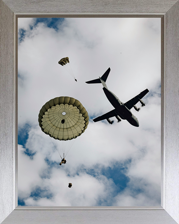 Parachute Regiment Soldiers Parachuting Photo Print - British Army Hampshire Prints 10 x 8 Silver Frame No