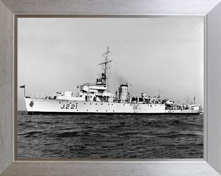 HMS Onyx J221 | Photo Print | Framed Print | Algerine Class | Minesweeper | Royal Navy Hampshire Prints