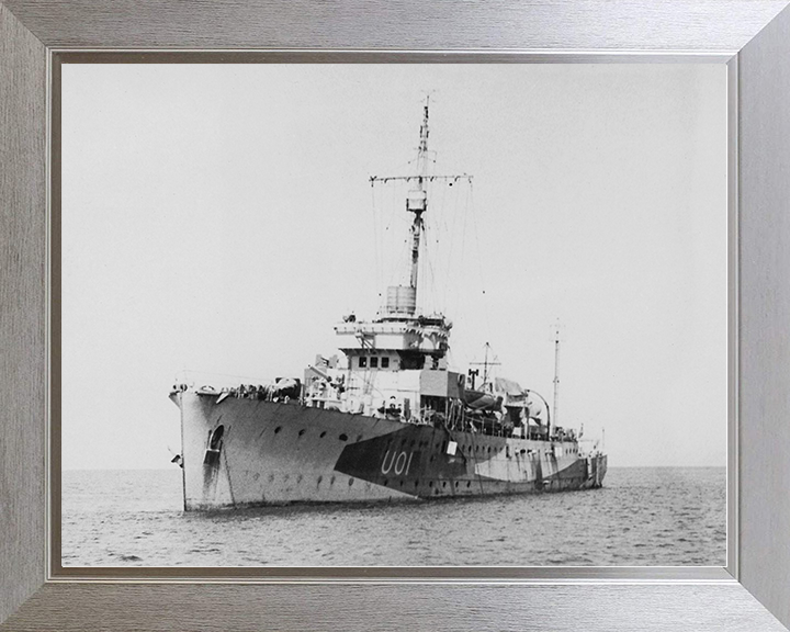 HMS Bridgewater (U01) Royal Navy Bridgewater Class Sloop at Sea 1942 Photo Print Wall Art Decor Posters, Prints, & Visual Artwork Hampshire Prints 10 x 8 Silver Frame No