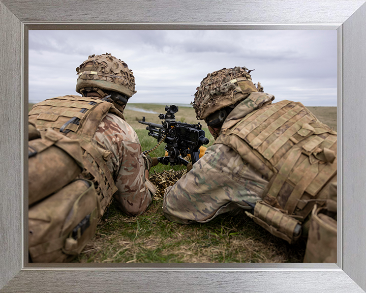 Soldiers With a GPMG Photo Print - British Army Hampshire Prints 10 x 8 Silver Frame No