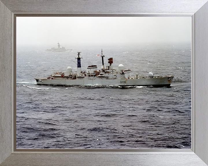 HMS Coventry (D118) Royal Navy Type 42 Destroyer Underway Photo Print Wall Art Decor Posters, Prints, & Visual Artwork Hampshire Prints 10 x 8 Silver Frame No