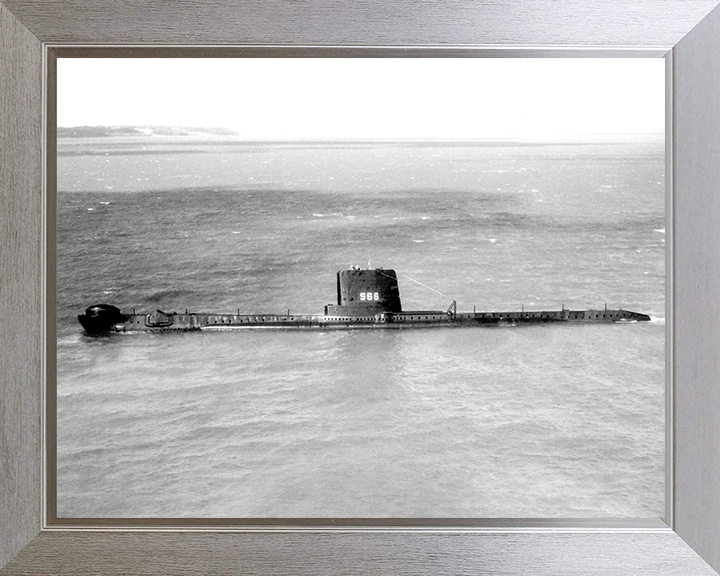 HMS Alderney (S66) (P416) Photo Print - Port Beam View - Royal Navy Amphion Class Submarine Hampshire Prints 10 x 8 Silver Frame No