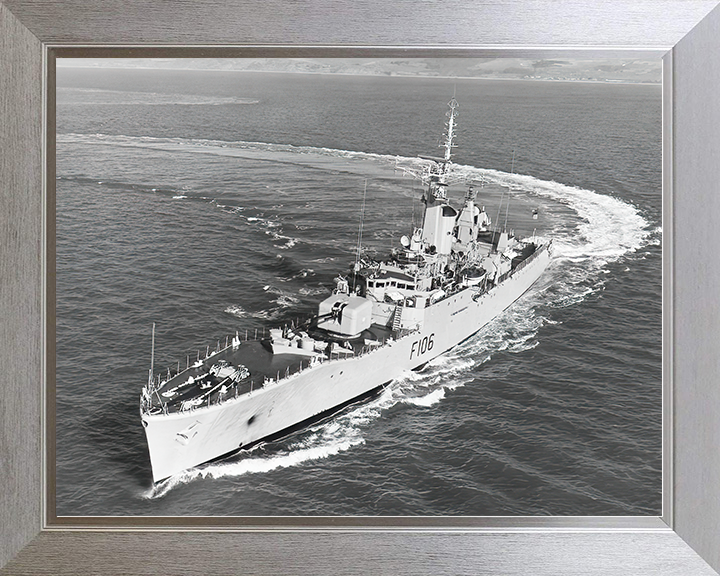 HMS Brighton (F106) Royal Navy Rothesay Class Frigate Hard Turn Photo Print Wall Art Decor Posters, Prints, & Visual Artwork Hampshire Prints 10 x 8 Silver Frame No