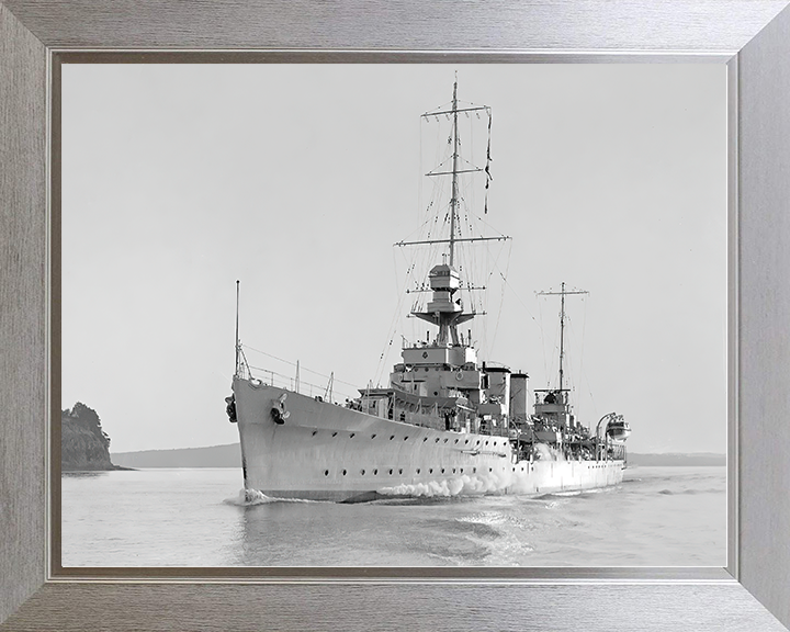 HMS Dunedin (96) Royal Navy Danae Class Cruiser Port Side View Photo Print Wall Art Decor Posters, Prints, & Visual Artwork Hampshire Prints 10 x 8 Silver Frame No