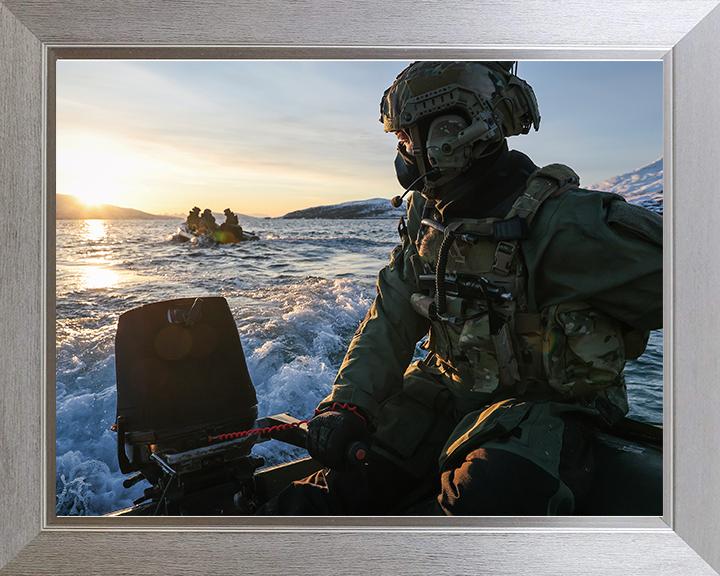 Royal Marine operates a Inflatable Raiding Craft Photo Print 30 Commando Wall Art Military Decor UK Posters, Prints, & Visual Artwork Hampshire Prints 10 x 8 Silver Frame No