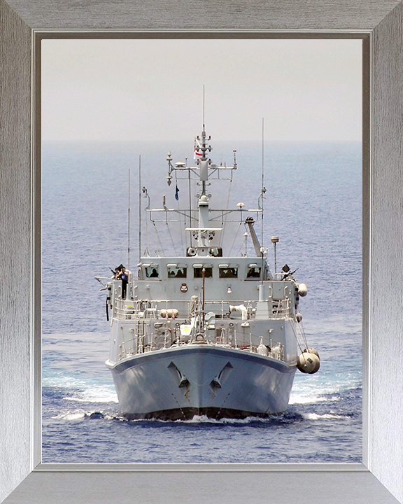 HMS Bangor (M109) Royal Navy Sandown Class Minehunter Underway Bow View Photo Print Wall Art Decor Posters, Prints, & Visual Artwork Hampshire Prints 10 x 8 Silver Frame No