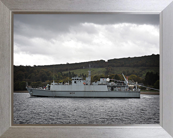 HMS Walney M104 | Photo Print | Framed Print | Sandown Class | minesweeper | Royal Navy Hampshire Prints