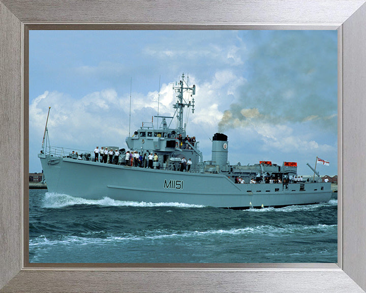 HMS Iveston M1151 | Photo Print | Framed Print | Ton Class | Minesweeper | Royal Navy Hampshire Prints