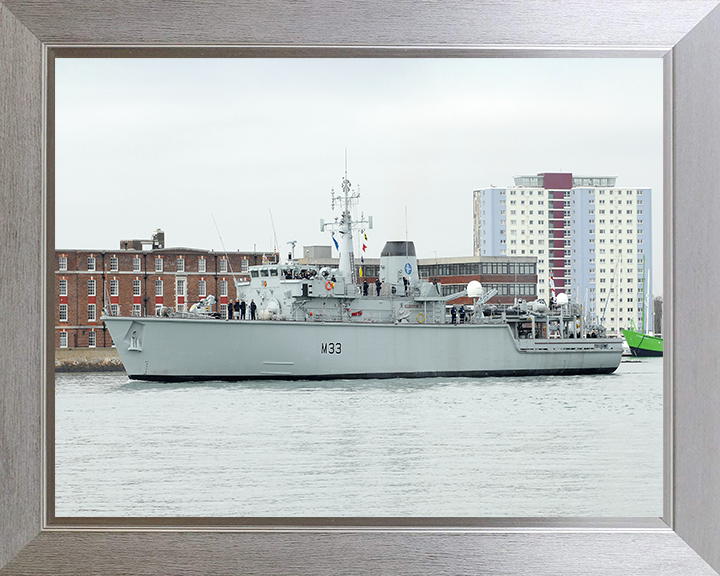 HMS Brocklesby (M33) Photo Print - Leaving Portsmouth 2011 - Royal Navy Hunt Class Mine Warfare Vessel Posters, Prints, & Visual Artwork Hampshire Prints 10 x 8 Silver Frame No
