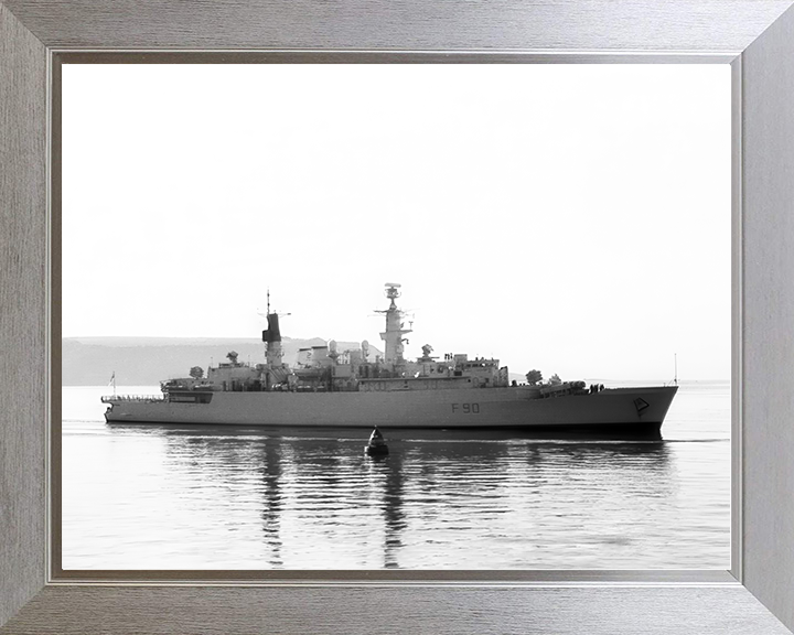 HMS Brilliant (F90) Royal Navy Type 22 Frigate Starboard Beam View Photo Print Wall Art Decor Posters, Prints, & Visual Artwork Hampshire Prints 10 x 8 Silver Frame No
