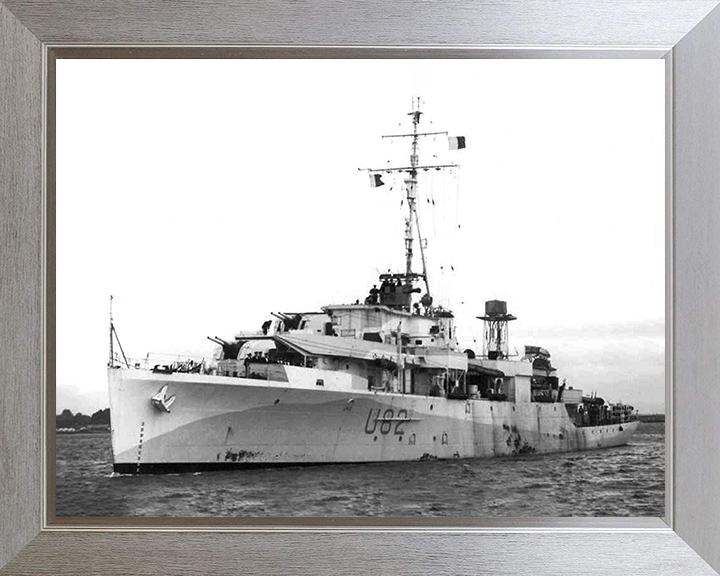 HMS Magpie (U82) Photo Print - at sea - Royal Navy Black Swan Class Sloop Posters, Prints, & Visual Artwork Hampshire Prints 10 x 8 Silver Frame No