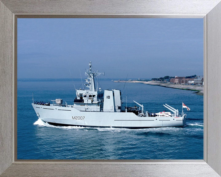 HMS Humber M2007 Royal Navy River class minesweeper Photo Print or Framed Print - Hampshire Prints