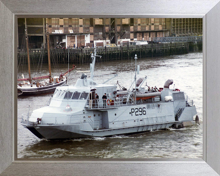 HMS Speedy (P296) Photo Print - Underway - Royal Navy Jetfoil Mine Warfare Vessel Hampshire Prints 10 x 8 Silver Frame No