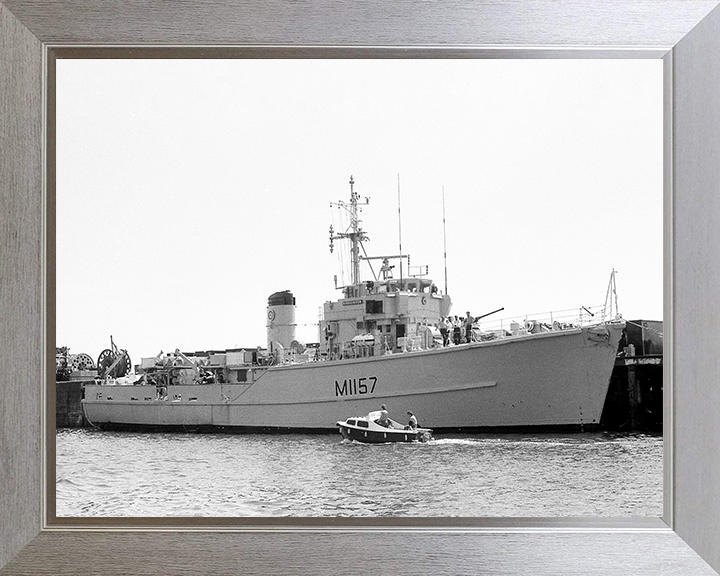 HMS Kirkliston M1157 | Photo Print | Framed Print | Ton Class | Minesweeper | Royal Navy Hampshire Prints