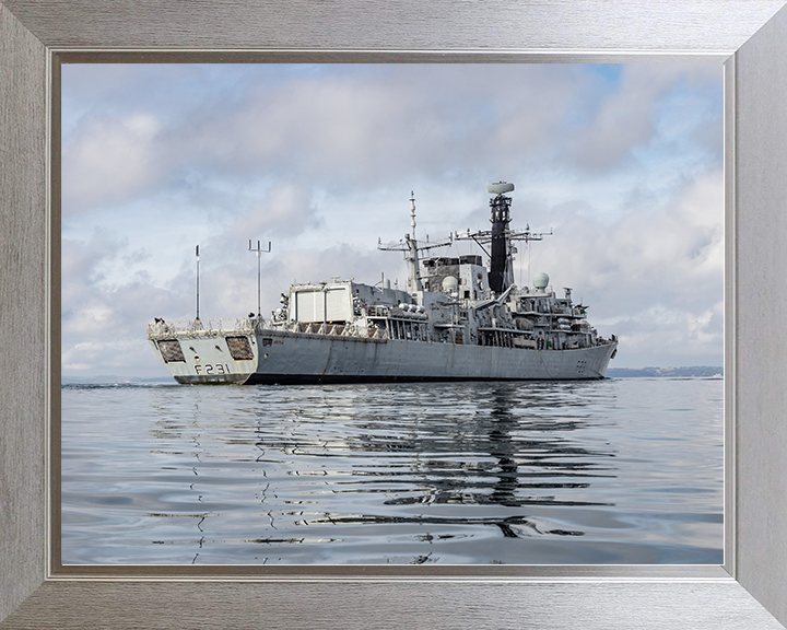 HMS Argyll (F231 ) Royal Navy Type 23 Frigate Calm Reflections Photo Print Wall Art Decor Posters, Prints, & Visual Artwork Hampshire Prints 10 x 8 Silver Frame No