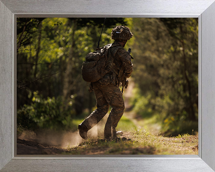 Royal Welsh Regiment soldier patrolling Photo Print - British Army Hampshire Prints 10 x 8 Silver Frame No