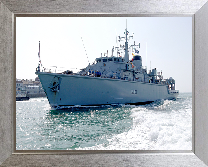 HMS Brocklesby (M33) Photo Print - Homecoming 2009 - Royal Navy Hunt Class Mine Warfare Vessel Posters, Prints, & Visual Artwork Hampshire Prints 10 x 8 Silver Frame No