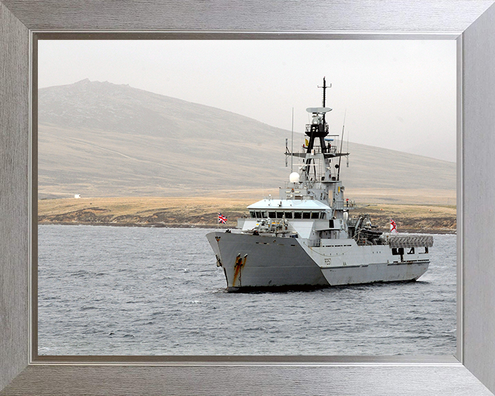 HMS Clyde (P257) Photo Print - At anchor 2010 - Royal Navy River Class Patrol Vessel Posters, Prints, & Visual Artwork Hampshire Prints 10 x 8 Silver Frame No