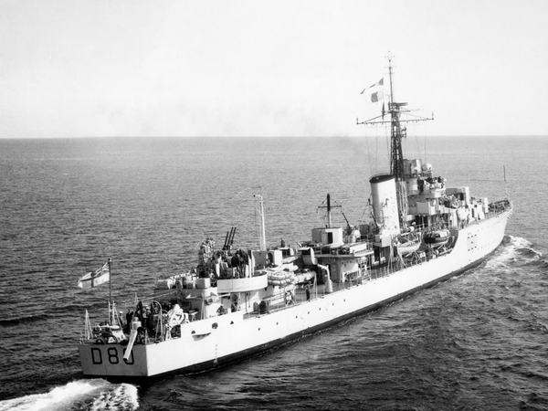 HMS Barfleur D80 Battle Class Destroyer November 1954