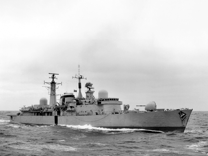 HMS Exeter (D89) Royal Navy Type 42 Destroyer At Sea May 1982 Photo Print Wall Art Decor Posters, Prints, & Visual Artwork Hampshire Prints 10 x 8 No Frame No