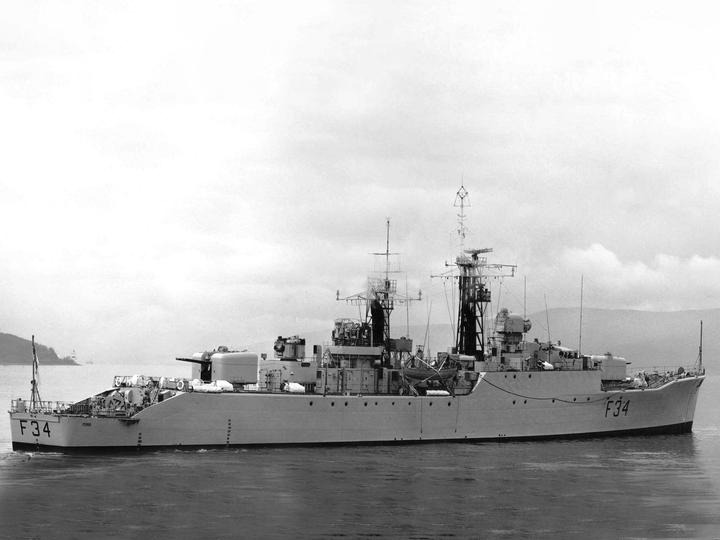 HMS Puma F34 Leopard Class Frigate Starboard View Photo Print - Posters, Prints, & Visual Artwork - by Hampshire Prints (image 1 of 9)