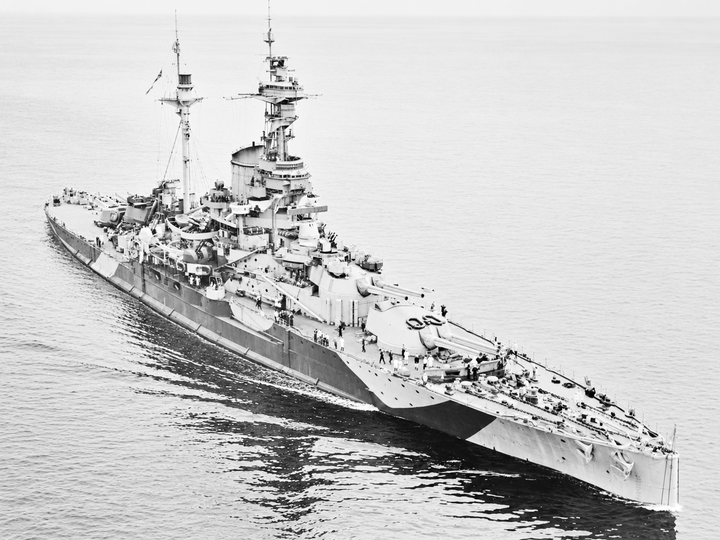 HMS Royal Sovereign (05) Revenge Class Battleship 1943