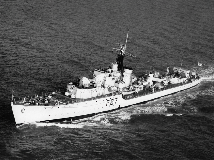 HMS Tyrian F67 Type 16 Frigate Photo Print - Posters, Prints, & Visual Artwork - by Hampshire Prints (image 1 of 9)