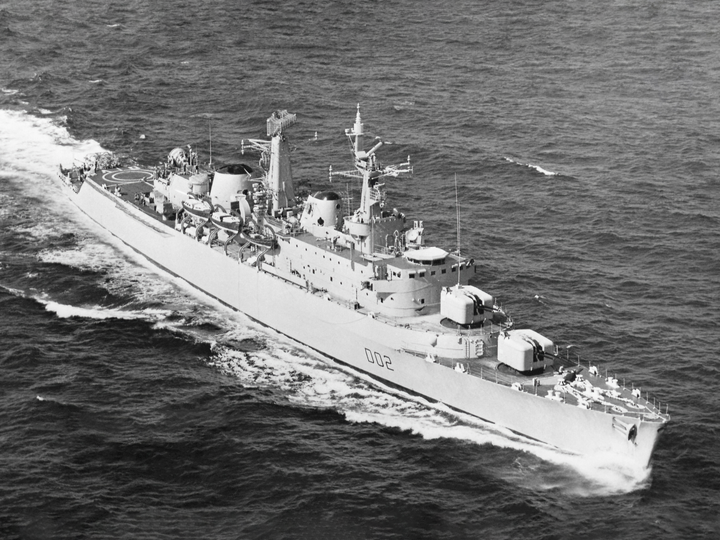 HMS Devonshire (D02) Royal Navy County Class Destroyer High Starboard Bow View Photo Print Wall Art Decor Posters, Prints, & Visual Artwork Hampshire Prints 6 x 4 No Frame No