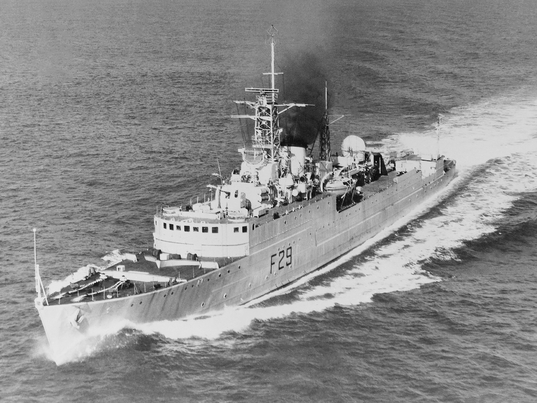 HMS Verulam F29 Type 15 Frigate 1953 Photo Print - Posters, Prints, & Visual Artwork - by Hampshire Prints (image 1 of 9)