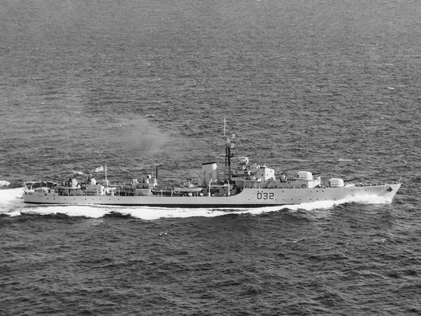 HMS Camperdown D32 Battle Class Destroyer Starboard View