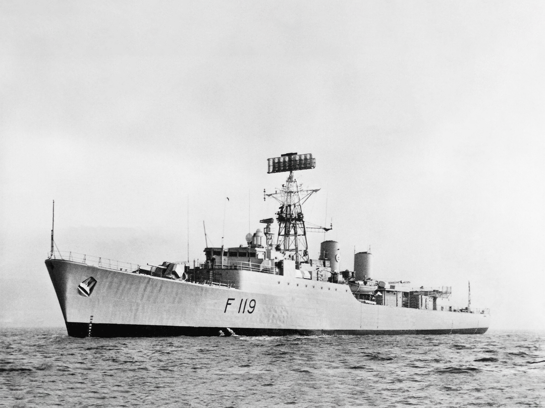 HMS Eskimo (F119) Royal Navy Tribal Class Frigate Low port Side View Photo Print Wall Art Decor - Posters, Prints, & Visual Artwork - by Hampshire Prints (image 1 of 9)