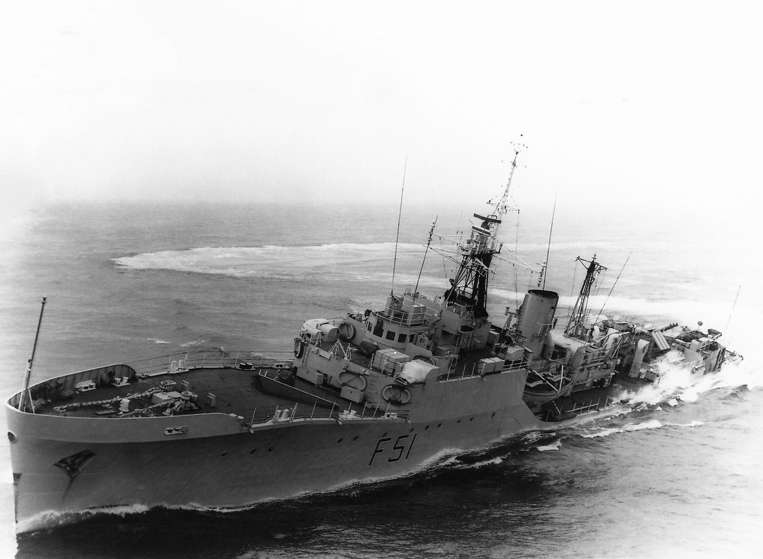 HMS Grafton F51 | Photo Print | Framed Print | Blackwood Class | Frigate | Royal Navy Hampshire Prints