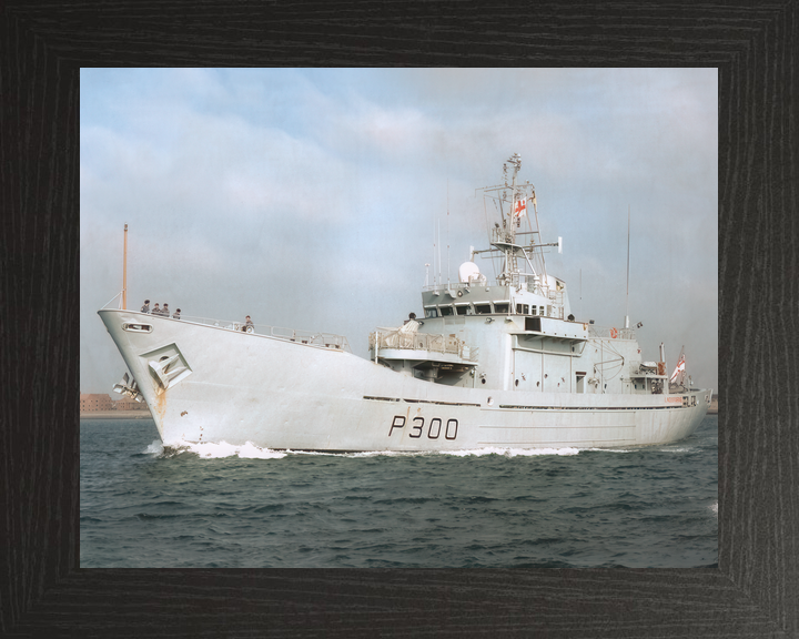 HMS Lindisfarne P300 Island Class Patrol Vessel 1983 Photo Print - Posters, Prints, & Visual Artwork - by Hampshire Prints (image 3 of 9)